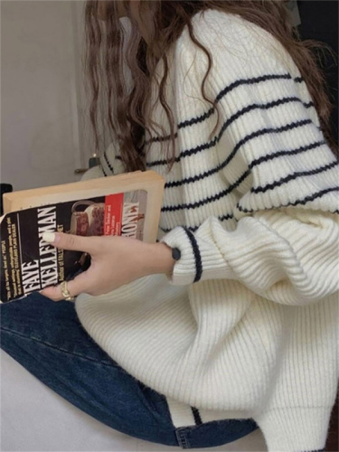 Japanese retro striped sweater women's spring, autumn, autumn and winter loose lazy high-end short style design sense niche