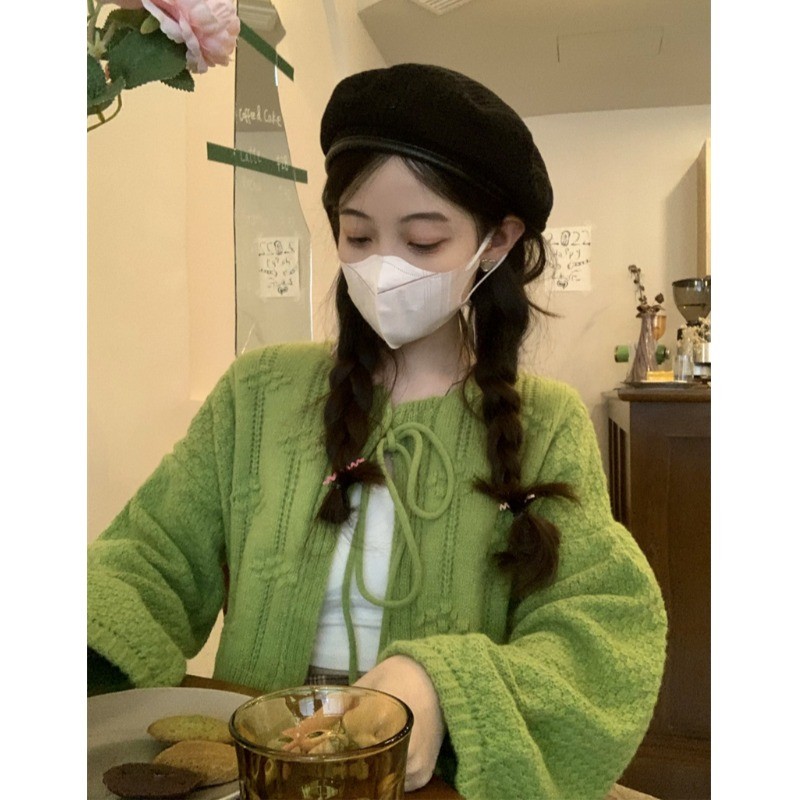 White tie cross three-dimensional knitted cardigan women's short style 2023 early autumn new sweater coat design sense niche
