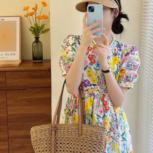 French style high-end waist chic and sweet puff sleeve floral dress