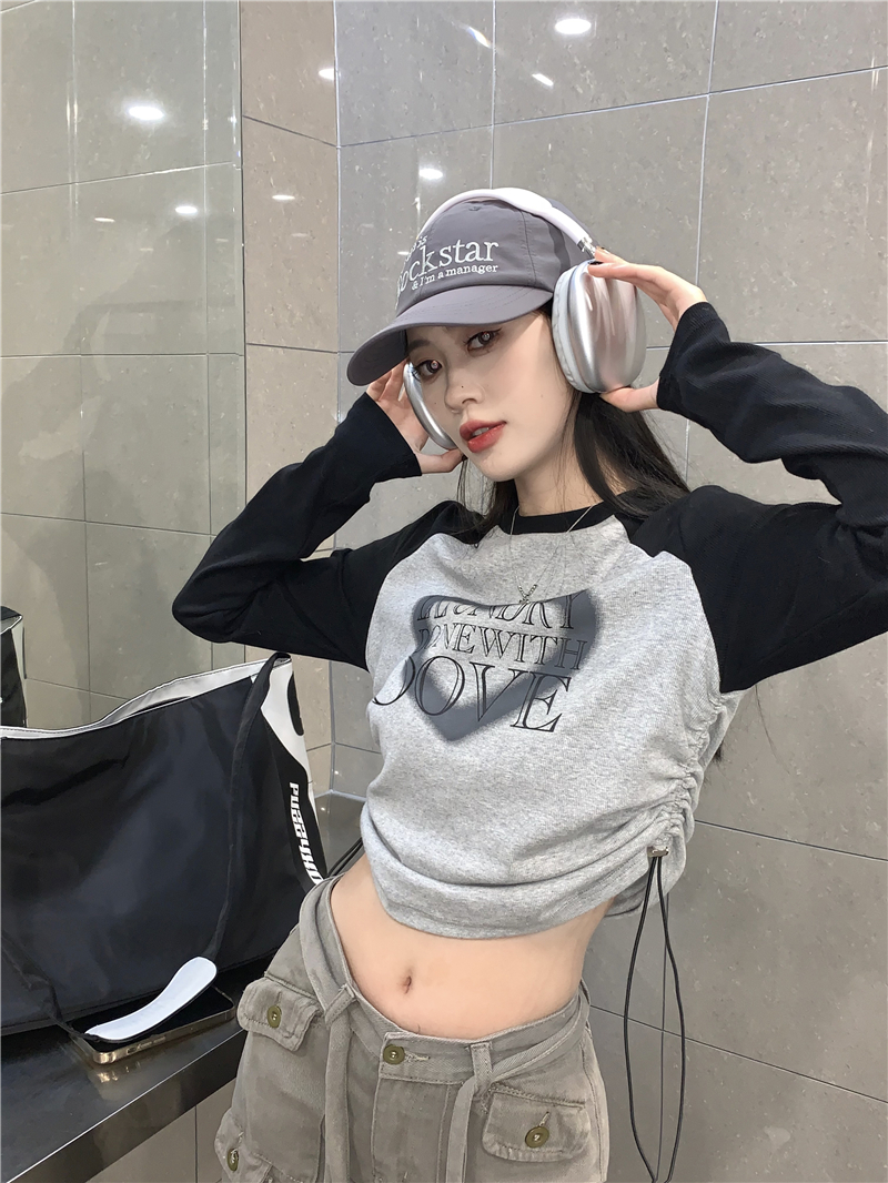 Long-sleeved T-shirt women's summer 2023 new Korean version of the contrast color love print slim fit thin short shirred top