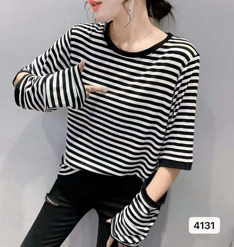 2023 autumn new Korean version of niche design sense round neck striped long-sleeved long-sleeved top women
