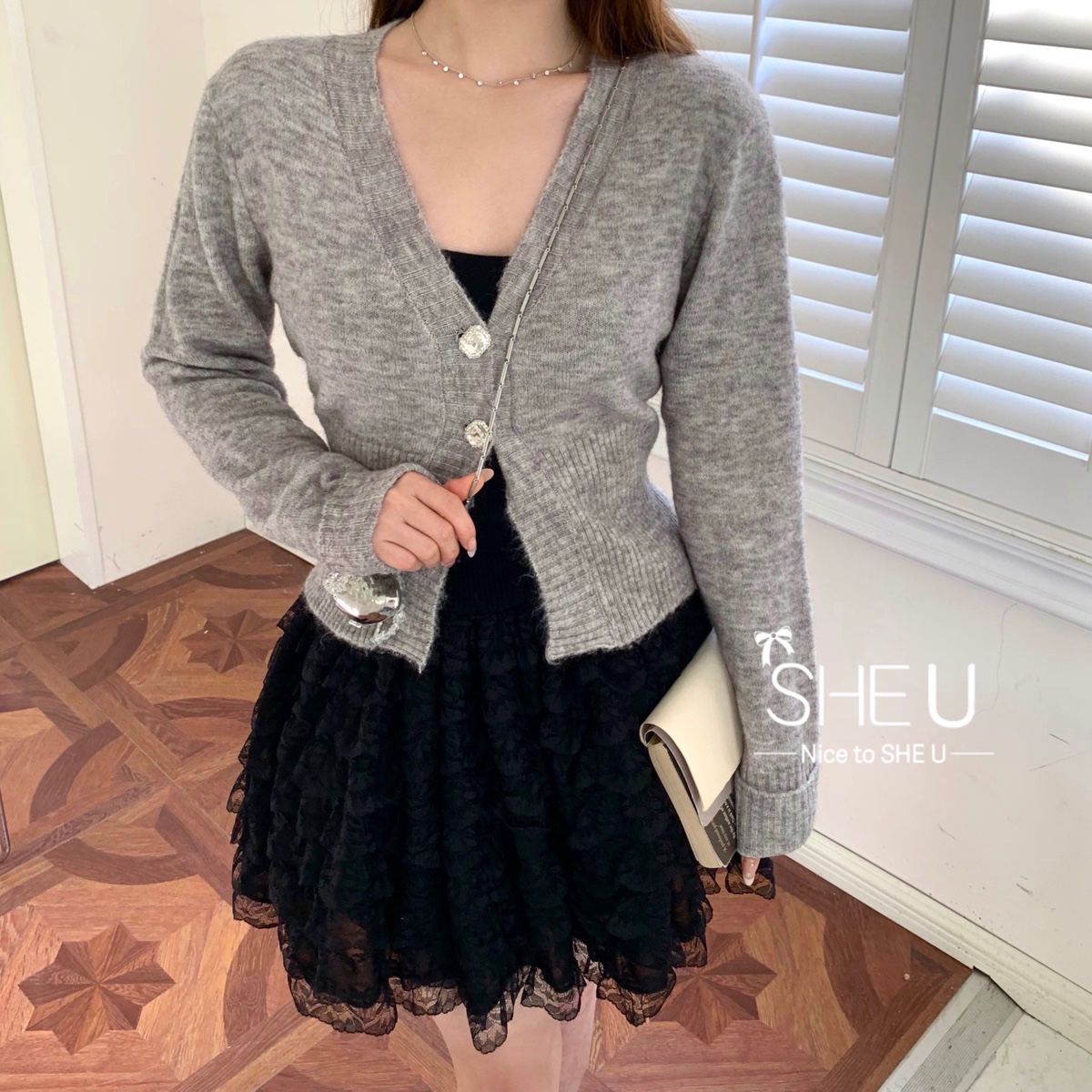 Temperament V-neck cardigan 2023 early spring new Korean style sweet all-match knitted top women