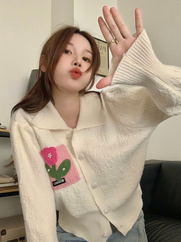 Gentle wind lapel long-sleeved sweater women's clothing 2023 new design sense niche knitted cardigan short top