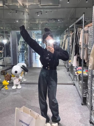 Autumn and winter design feeling lazy style niche black inner knit sweater women's long-sleeved top short cardigan jacket