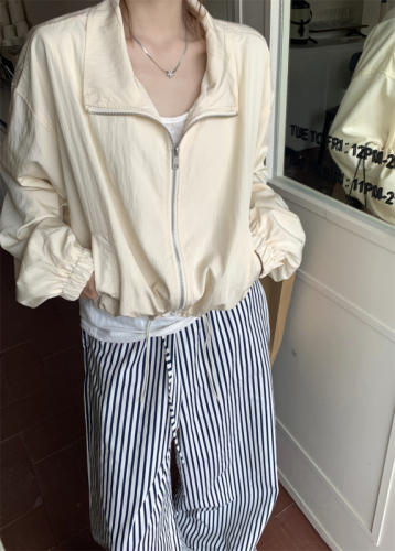 ~Korean style retro tooling jacket, short section, piled sleeves, early autumn, wide striped straight-leg mopping pants