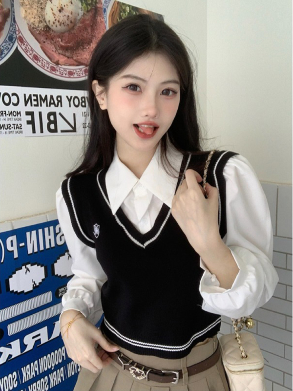 Fake two-piece splicing knitted sweater women's autumn 2023 new design polo collar college style long-sleeved top