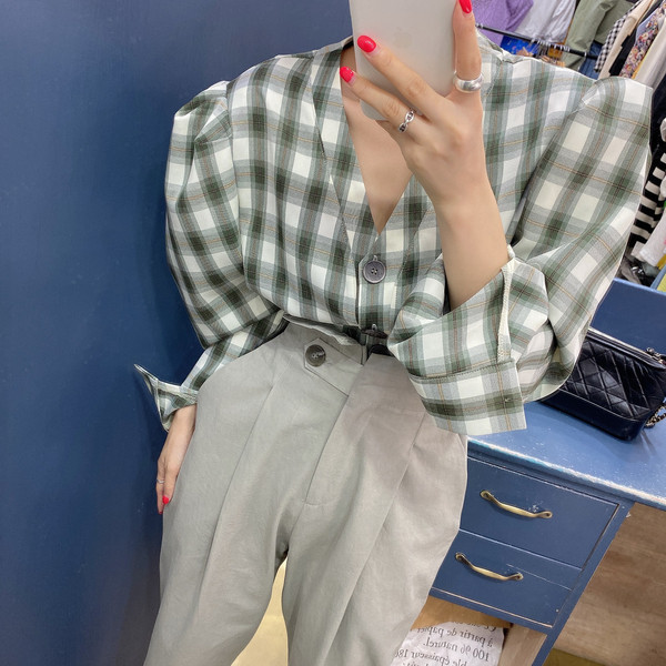 Original spot early autumn new V-neck puff sleeve single-breasted plaid shirt