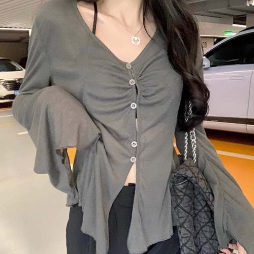 Official picture Sunscreen cardigan women's pure desire for summer and early autumn thin section design sense V-neck horn long-sleeved top small coat