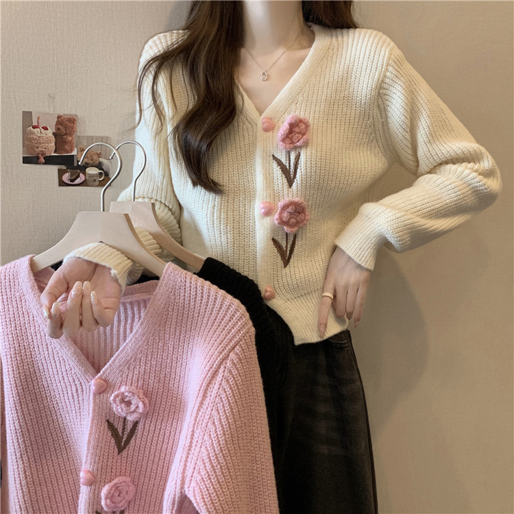 Korean version of the small fragrant style knitted sweater women's new v-neck gentle retro style loose short cardigan