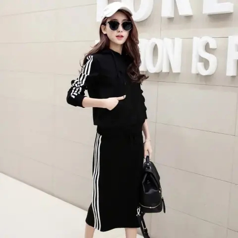 2023 new Korean version autumn black casual suit sweater skirt fashion slim suit skirt two-piece female