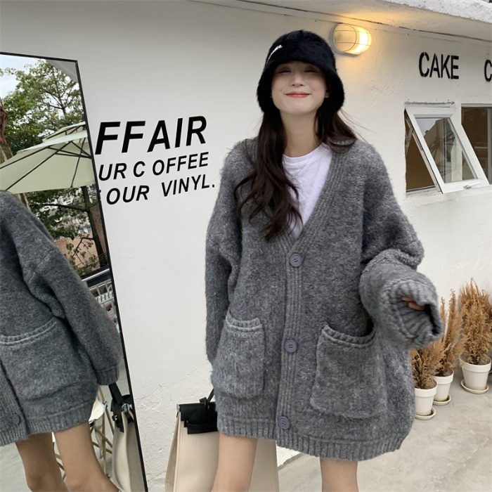 Korean style V-neck cardigan sweater women's 2023 autumn and winter new small fashion knitted loose lazy wind coat