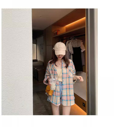 Plaid shirt women's spring and autumn new Korean version loose all-match Hong Kong flavor retro outerwear long-sleeved sunscreen top coat summer