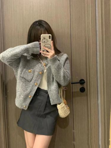 2023 autumn and winter new gray small fragrance soft waxy knitted sweater cardigan coat women's loose lazy wind top