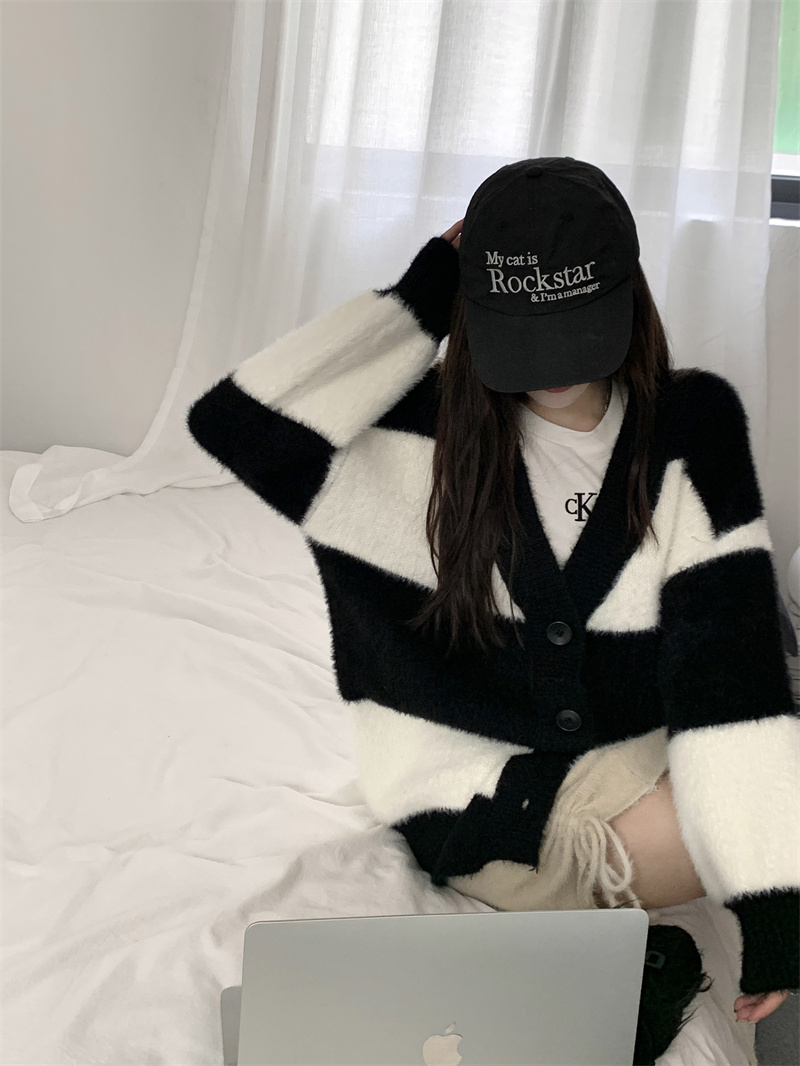 ~懶惰風洋氣條紋仿水貂毛外套女秋冬V領長袖加厚毛衣開衫