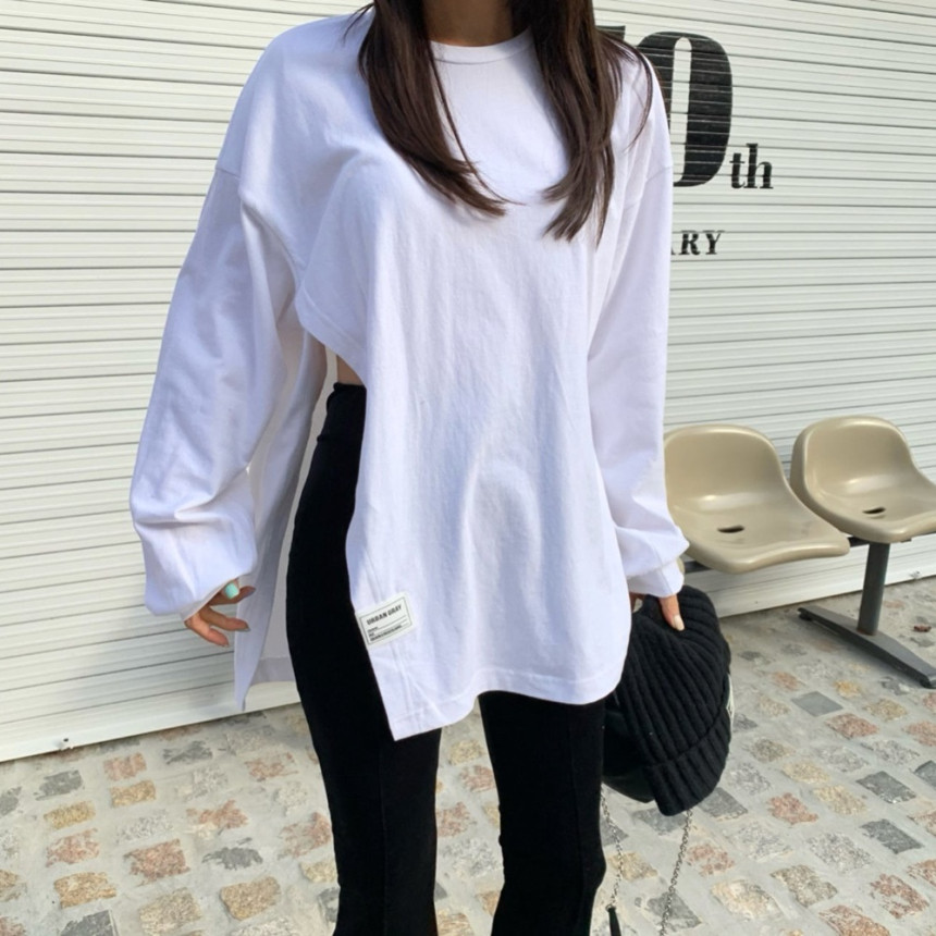 Original net red fashion mid-length design sense side slit labeling white bottoming t-shirt women's long sleeves