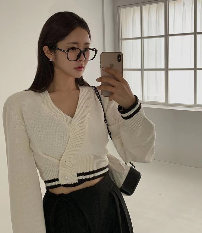 Knitted Sweater Women Korean 2023 Autumn Color Block Striped Waist V-Neck Long Sleeve Short Knitted Cardigan