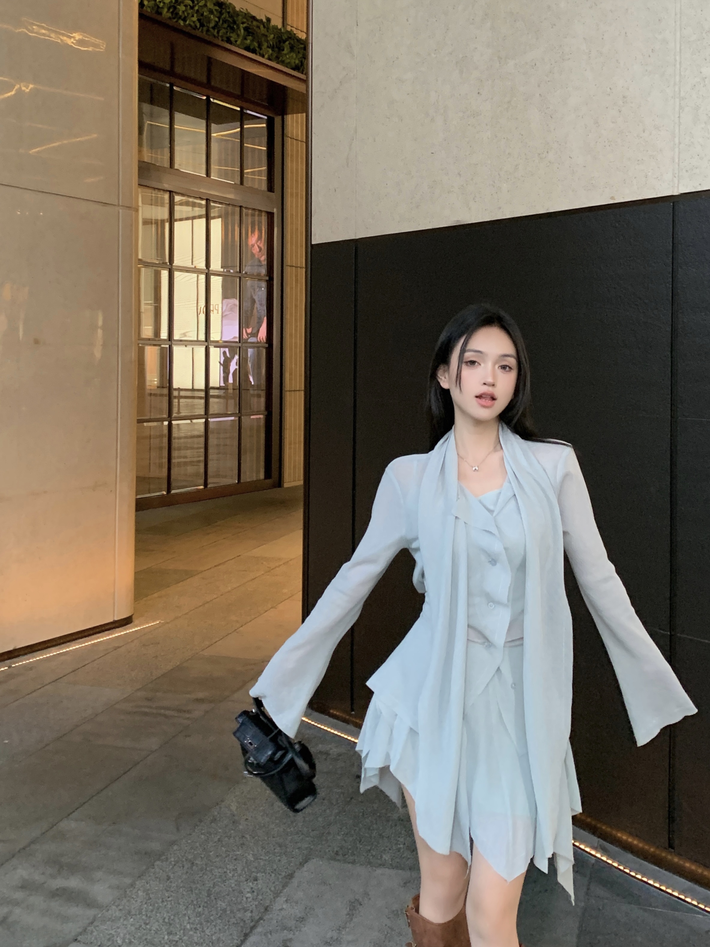 Blue slim-fitting shirt layered patchwork skirt two-piece suit