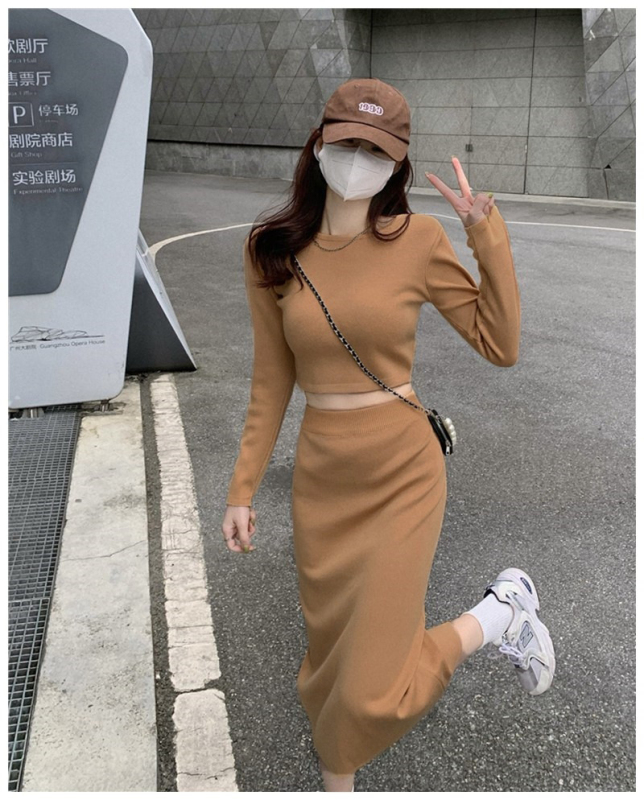 Retro De Velvet Warm Hong Kong Style Sexy Temperament Fashion Suit Women's 2023 New Top and Skirt Two-piece Set