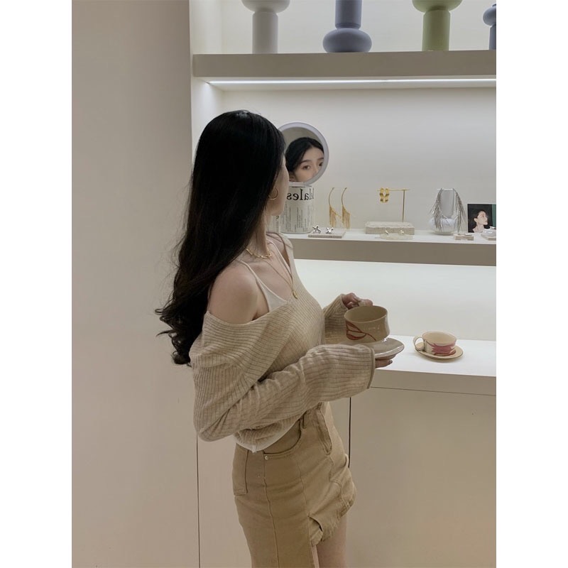 Gentle and pure desire babes fake two-piece knitted sweater women 2023 new spring and autumn one word collar strapless long-sleeved top women
