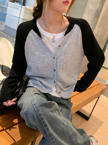 2023 new all-match color-blocking knitted cardigan that doesn't pick the season is thin and casual round neck raglan sleeve top for women