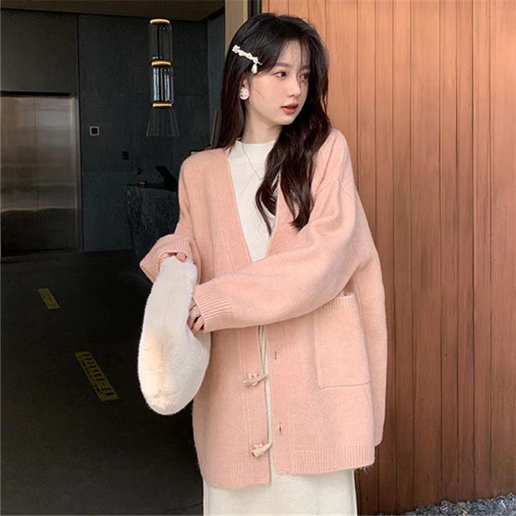 French style loose and lazy knitted cardigan sweater jacket for women in autumn and winter Korean style pink horn button top