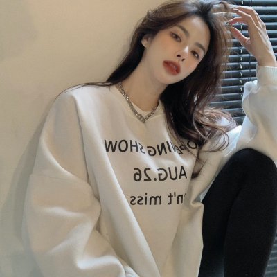 Fashionable and super popular round neck sweatshirt for women, new Korean style design, niche loose mid-length lazy style student top