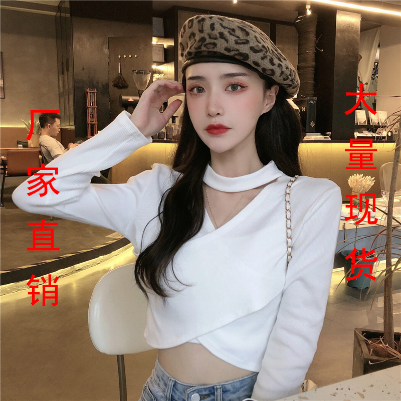Internet celebrity's scheming halter neck design v-neck slim fit black long-sleeved T-shirt bottoming shirt for women autumn and winter short inner top