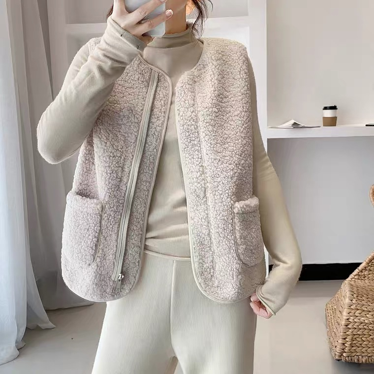 2023 autumn women's fur one lamb wool vest coat women's winter outerwear trendy all-match short vest