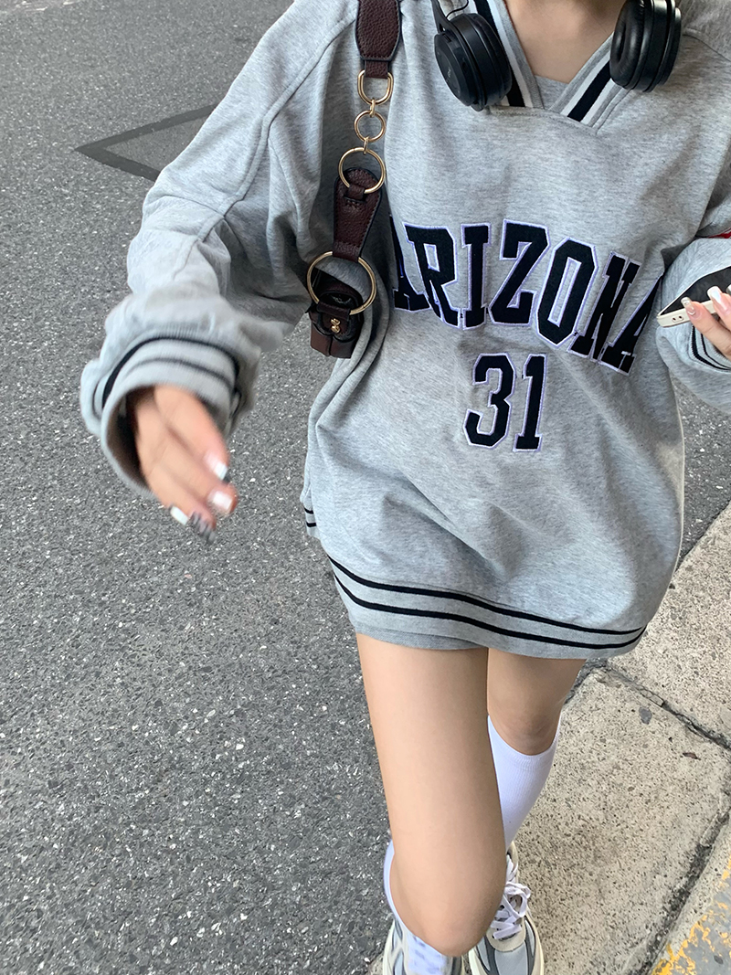 Three-label American design V-neck embroidered letter sweatshirt for women