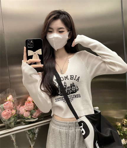 Retro raglan long-sleeved v-neck short t-shirt for women with midriff exposed autumn inner sweater hot girl top