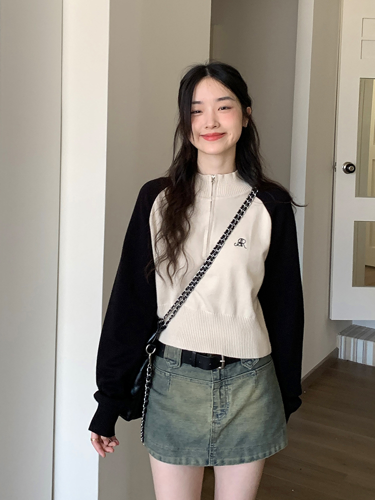 2023 Early Autumn New Lu Xiaotuan Tuan Contrast Color College Style Knitted Korean Design Niche Chic Versatile Top