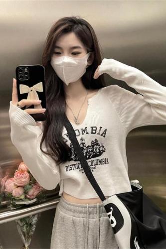 Retro raglan long-sleeved v-neck short t-shirt for women with midriff exposed autumn inner sweater hot girl top