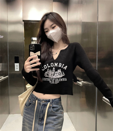 Retro raglan long-sleeved v-neck short t-shirt for women with midriff exposed autumn inner sweater hot girl top