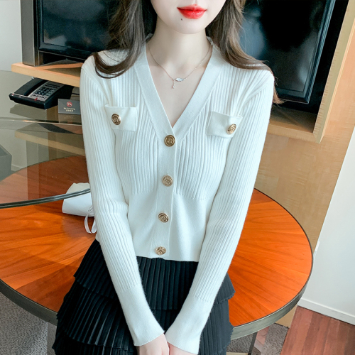 Already shipped 2023 Autumn Xiaoxiang style gold button long-sleeved sweater V-neck slim fit small jacket top