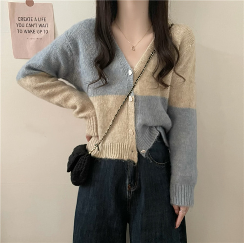 ~Autumn new soft and waxy niche age-reducing knitted stitching sweater cardigan coat for women