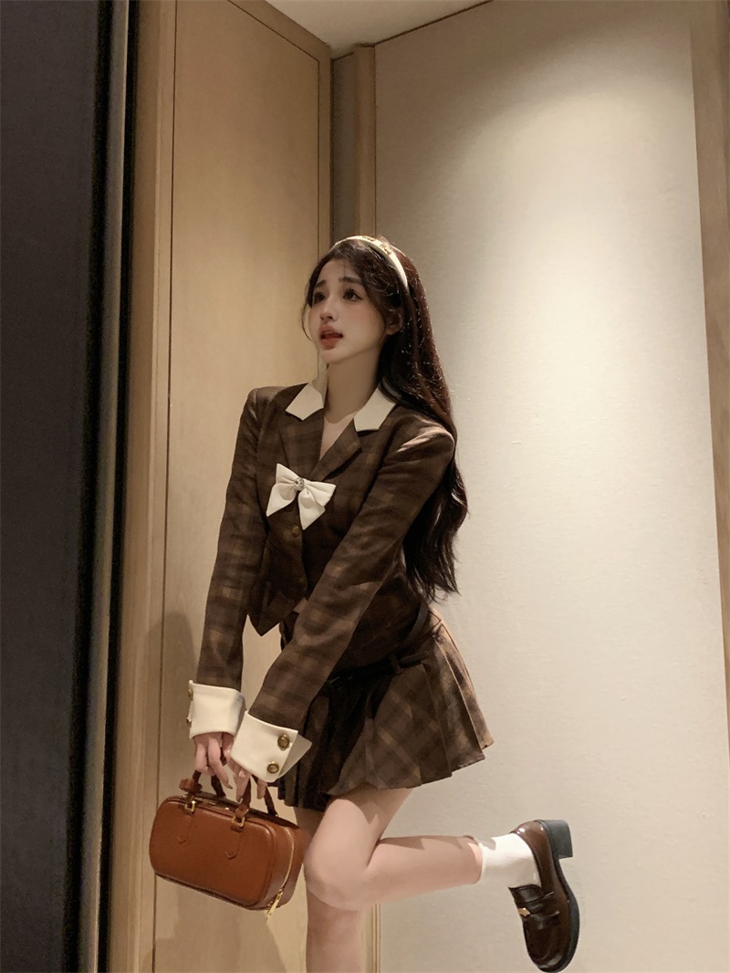 Keluli's "Guaiguai top student Xiaoxiang style suit top pleated skirt suit"