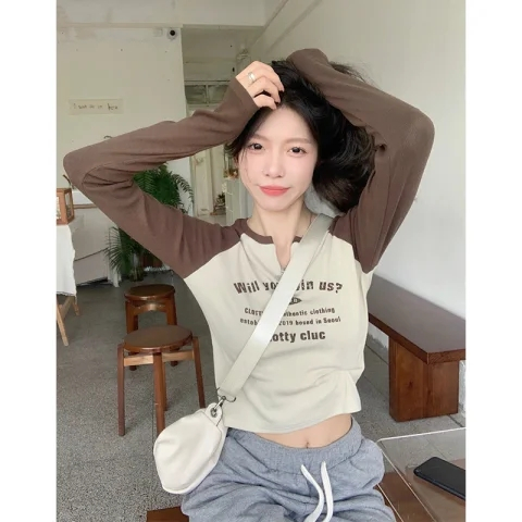 Plus size women's design small V-neck T-shirt women's autumn new slim slim letter print color block long-sleeved top