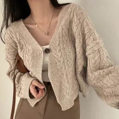 Korean chic autumn and winter retro twist V-neck long-sleeved short sweater jacket loose knitted sweater