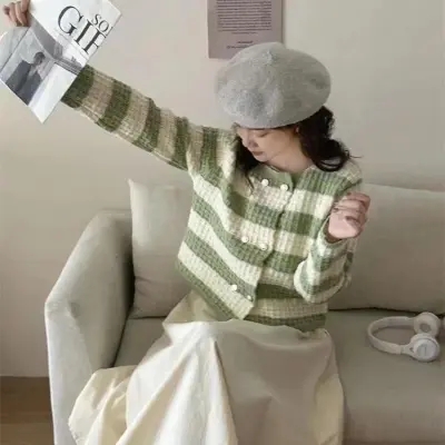 Korean chic autumn and winter retro simple round neck metal double-breasted contrast striped long-sleeved knitted cardigan sweater for women