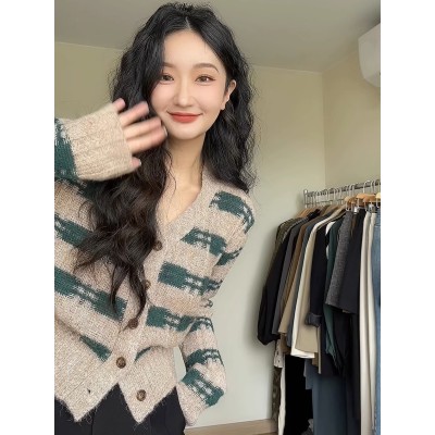Ren Xiaoyi Spring and Autumn Retro V-neck Striped Color Block Cardigan Sweater Jacket Women's Short Design Knitted Sweater Top