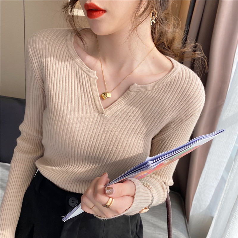 Slim and versatile V-neck pullover long-sleeved sweater bottoming top for women