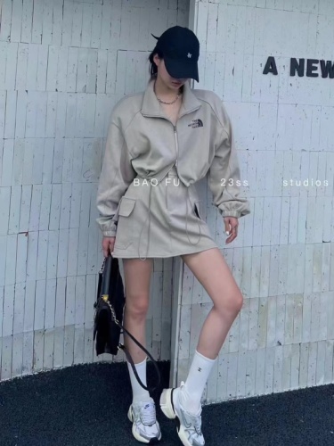 South Korea's Dongdaemun 2023 autumn new style street sports pocket zipper top high waist skirt two-piece set