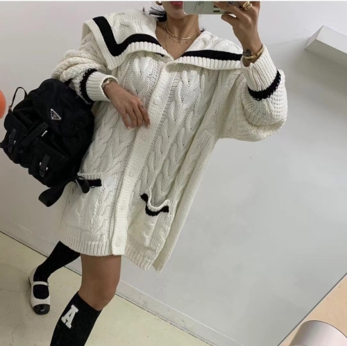 South Korea's Dongdaemun color-blocked heavy-duty lapel twist loose mid-length sweater sweater large coat