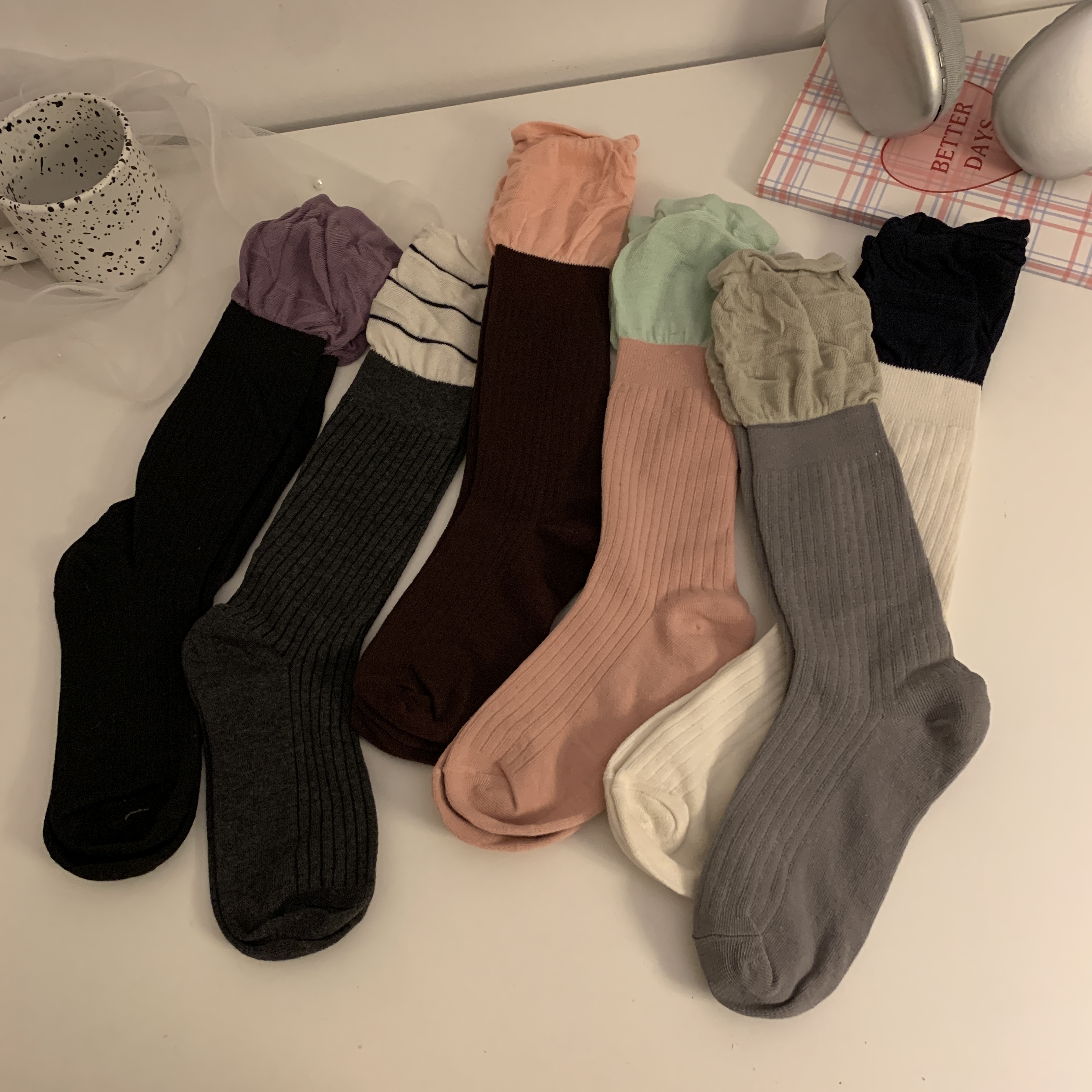 Korean style versatile and personalized contrasting color all-in-one knitted pile socks with temperament, 3 pairs of stockings