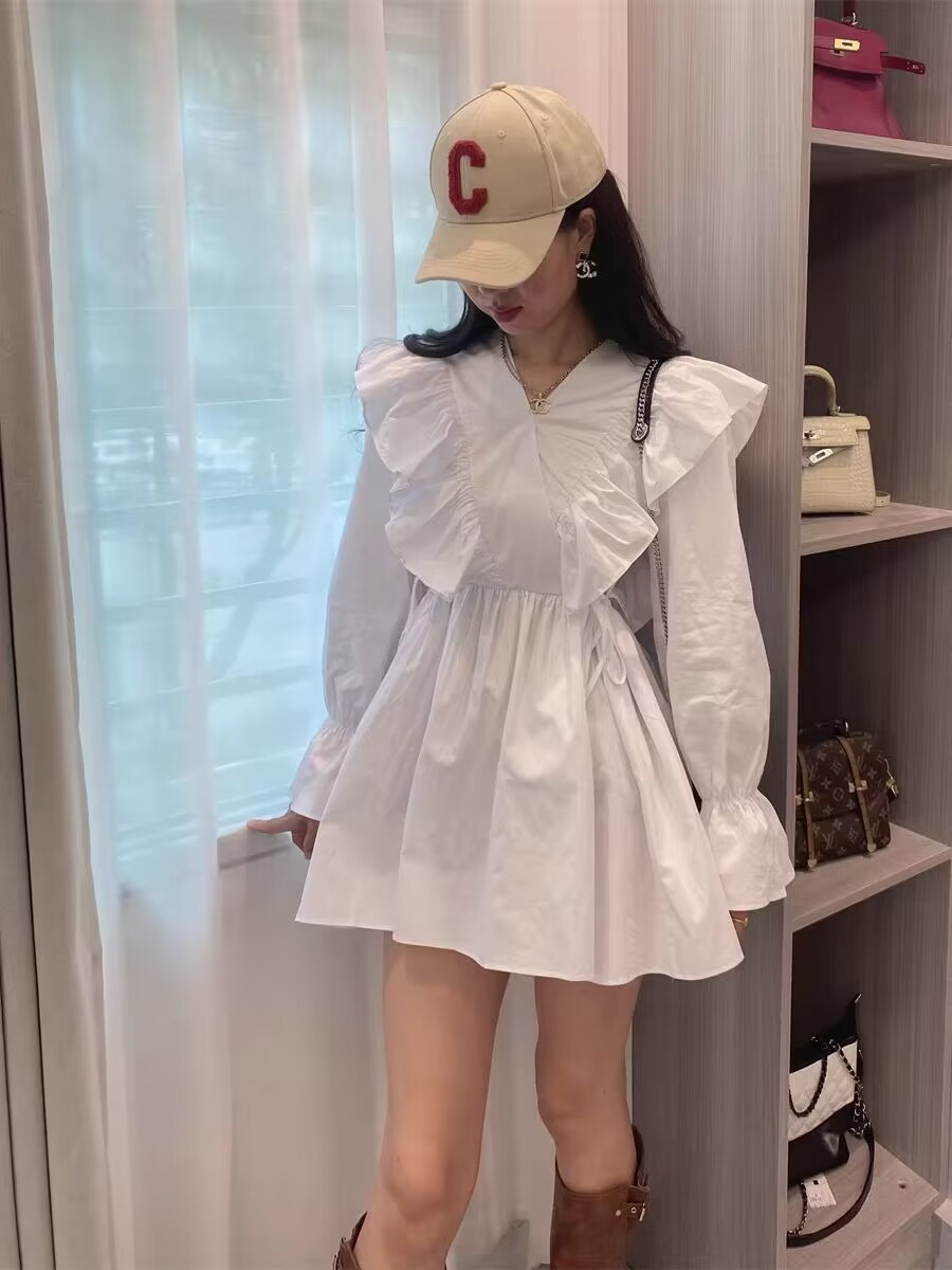 Korean Chic early spring retro V-neck cross ruffle lace-up waist bell sleeve short petite dress