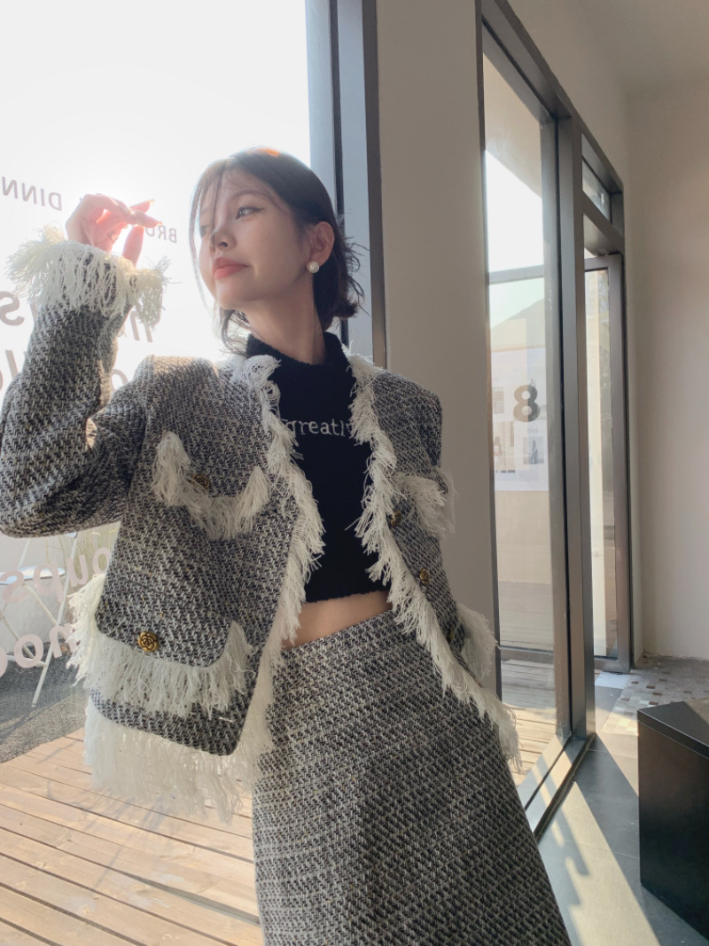 Early spring French braided slub fringed jacket + skirt with hip-hugging skirt