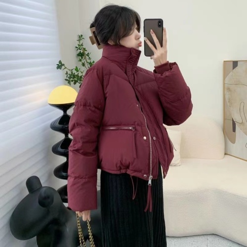 2023 new winter Korean style down jacket for women, short stand collar, small person, thickened fashionable jacket, bread suit, trendy