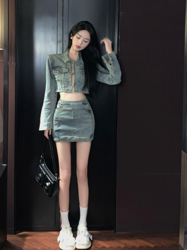 ~Korean style navel-baring cardigan denim jacket + high-waist hip-covering denim skirt suit