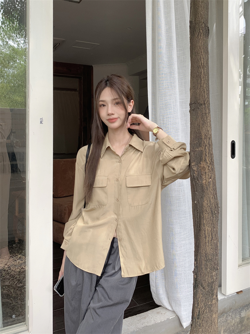 秋季新款港味設計感純色氣質休閒疊穿雙口袋長袖襯衫女