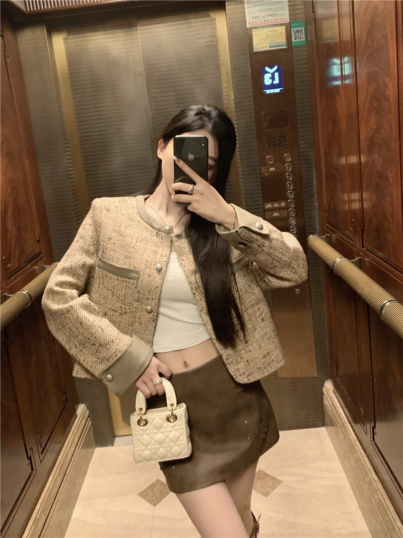 ~2023 new autumn style French lady temperament contrasting color small fragrant style foreign style waist slimming jacket